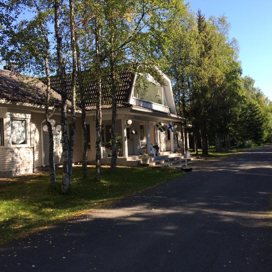 Hotelli Kultainen Joutsen Kuusamo Exterior photo