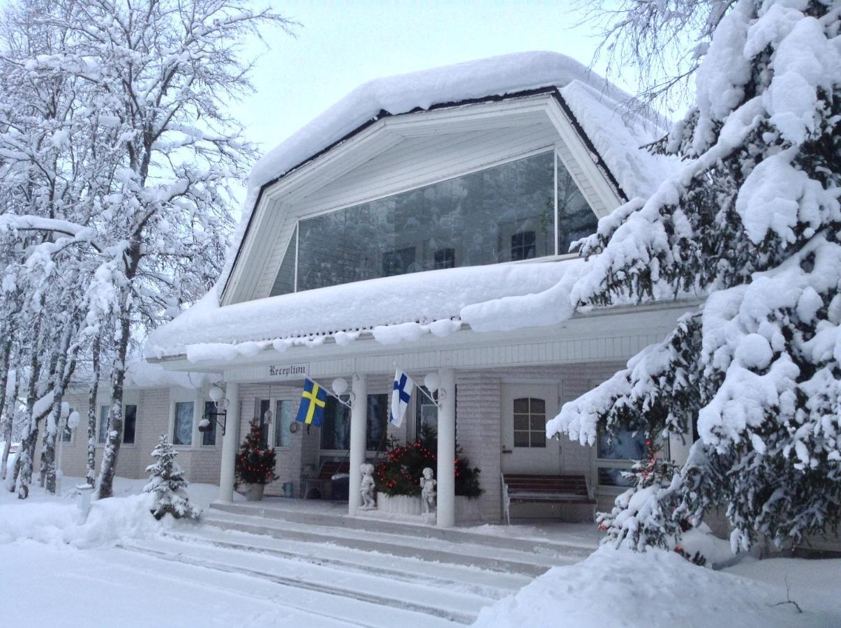 Hotelli Kultainen Joutsen Kuusamo Exterior photo