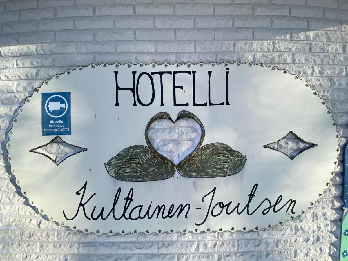 Hotelli Kultainen Joutsen Kuusamo Exterior photo